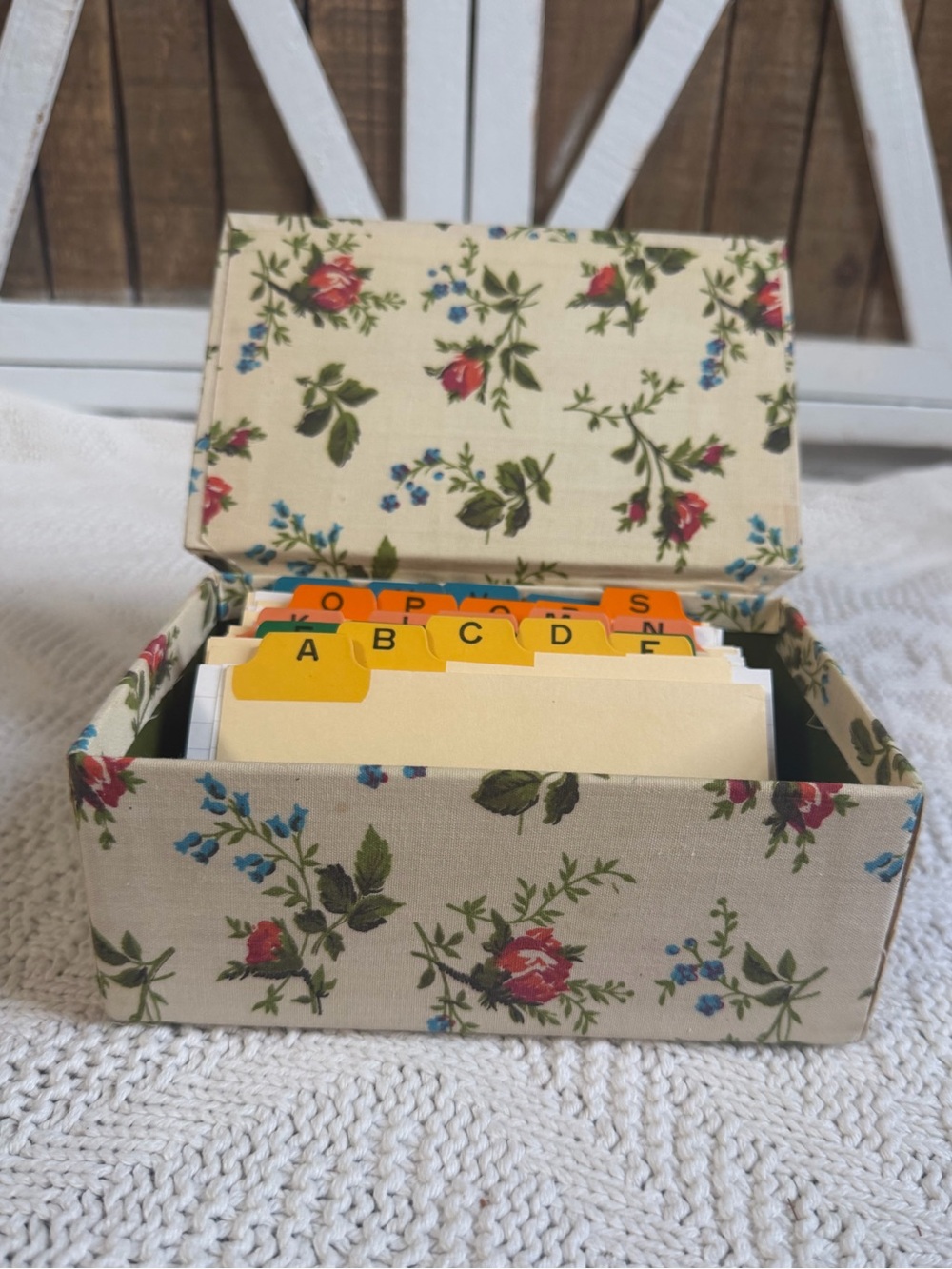 Vintage Floral Fabric Recipe & Index Card Storage Box in Cream